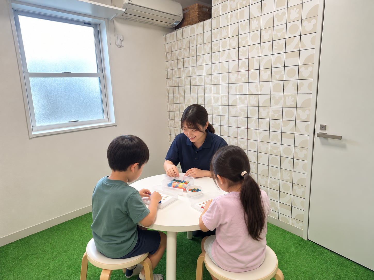 寺子屋オレンジキッズ 個別活動室2での作業活動の様子